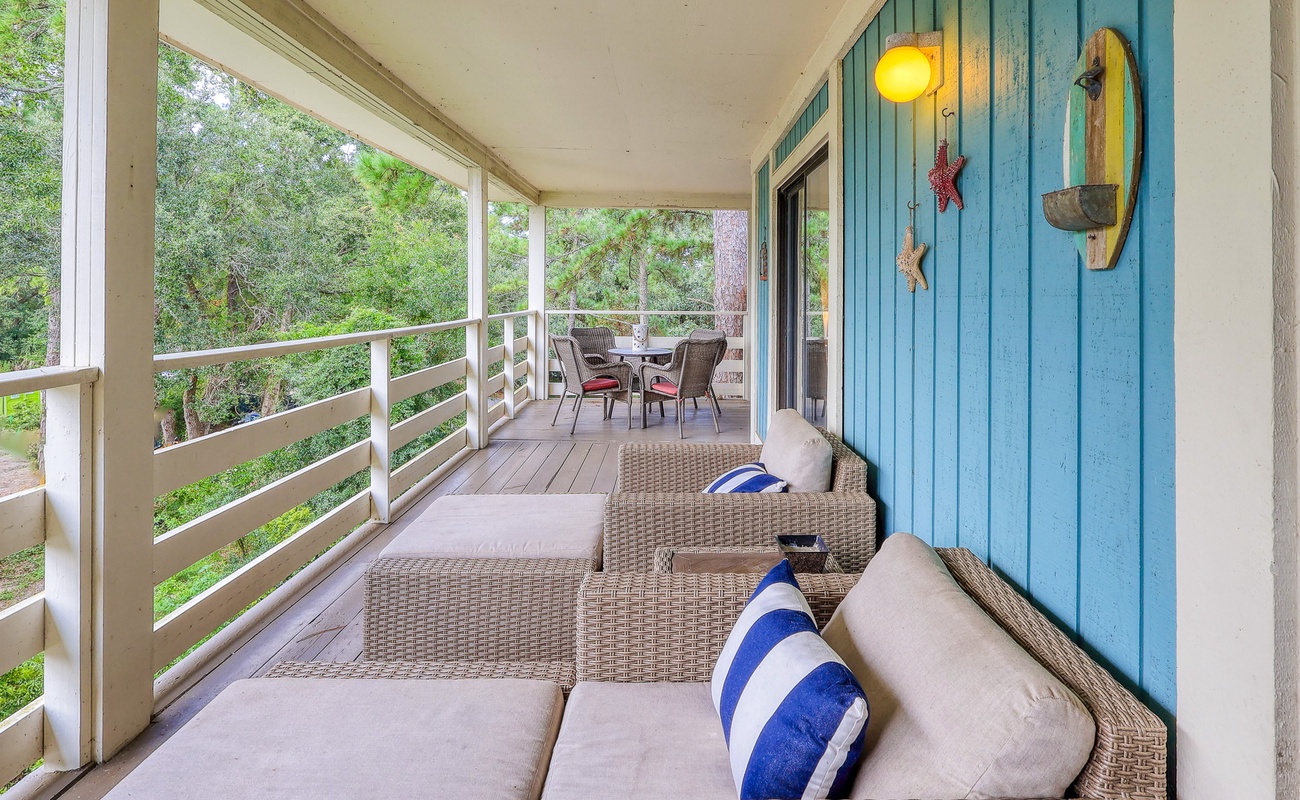 Wrap Around Balcony with Lagoon Views