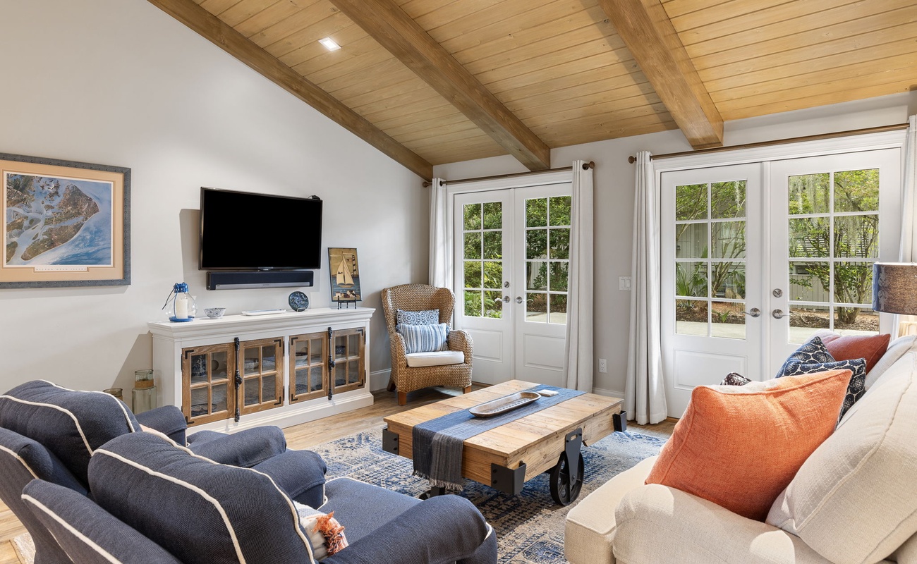 Office and Den with Sleeper Sofa and Full Bathroom