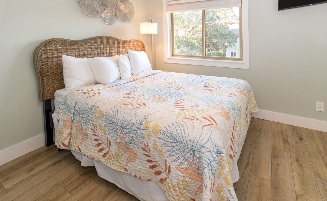 Guest Bedroom with Queen, Twin, and Trundle Bed