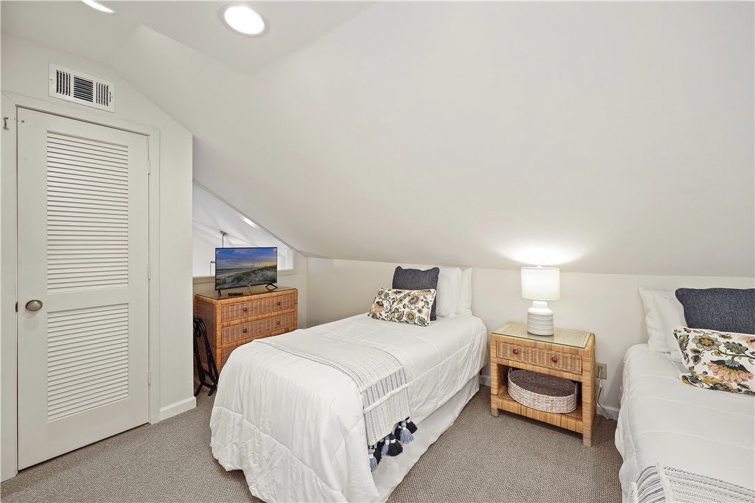 Loft Area with Twin Beds