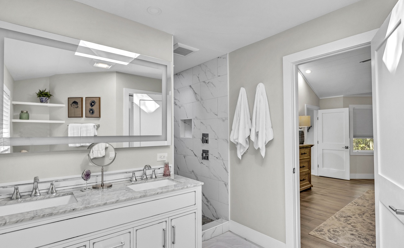 Primary Suite Bathroom