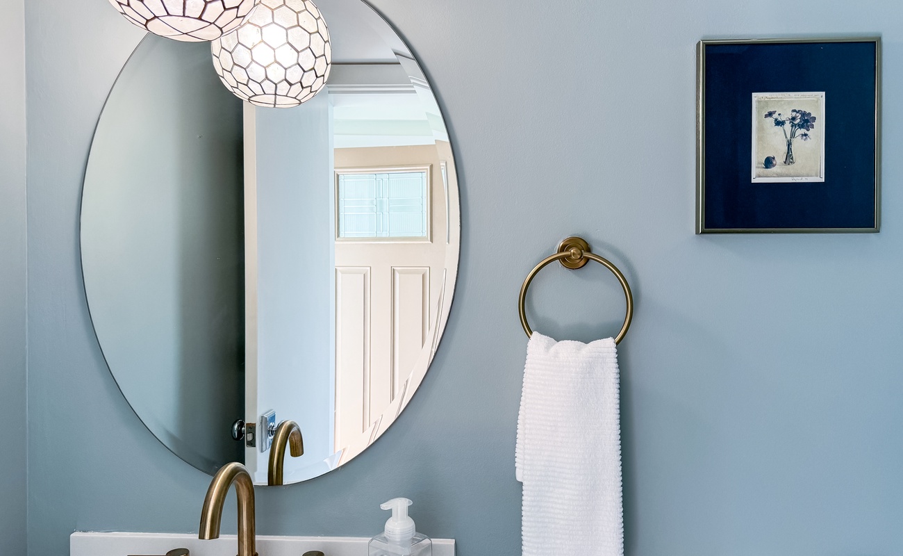 Guest Half Bath at Entrance