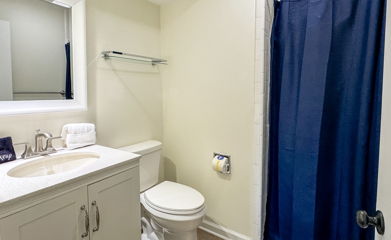 Double Twin Suite Bathroom