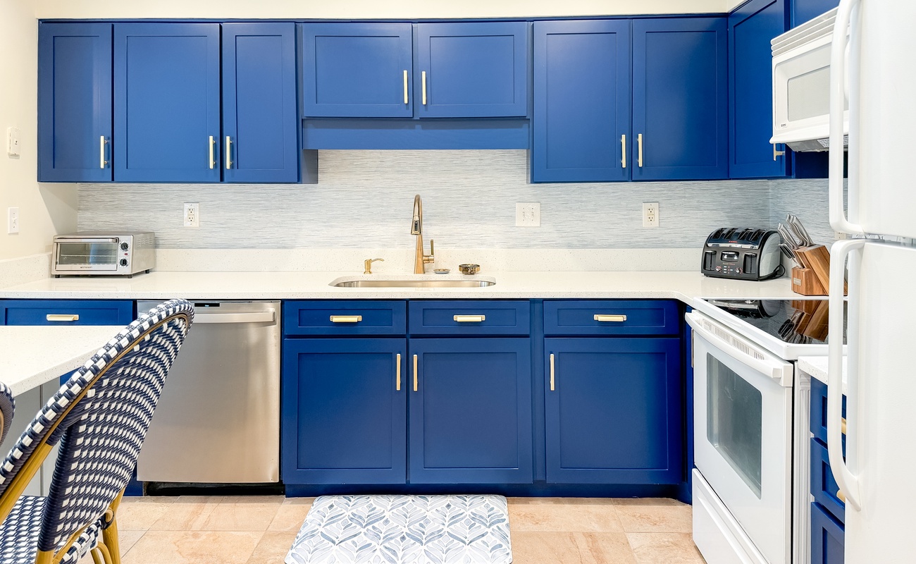 Kitchen with Large Breakfast bar