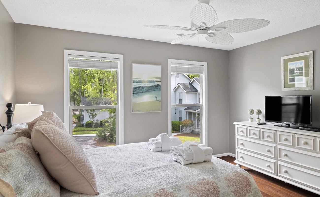 Upstairs Queen Suite