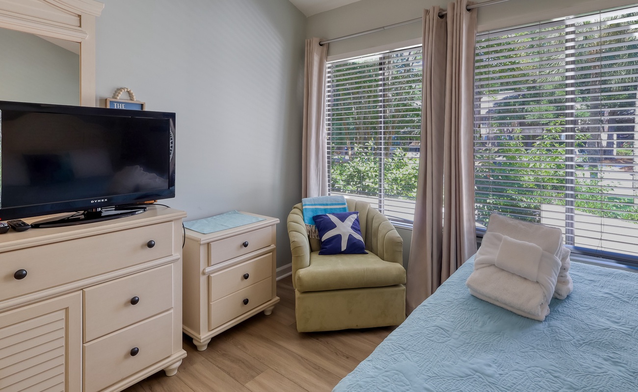 Double Queen Guest Room