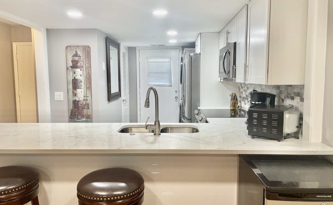 Breakfast Bar in Kitchen
