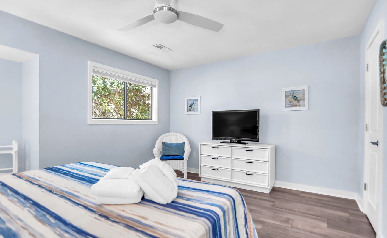 Primary Suite with King Bed and En-Suite Bathroom