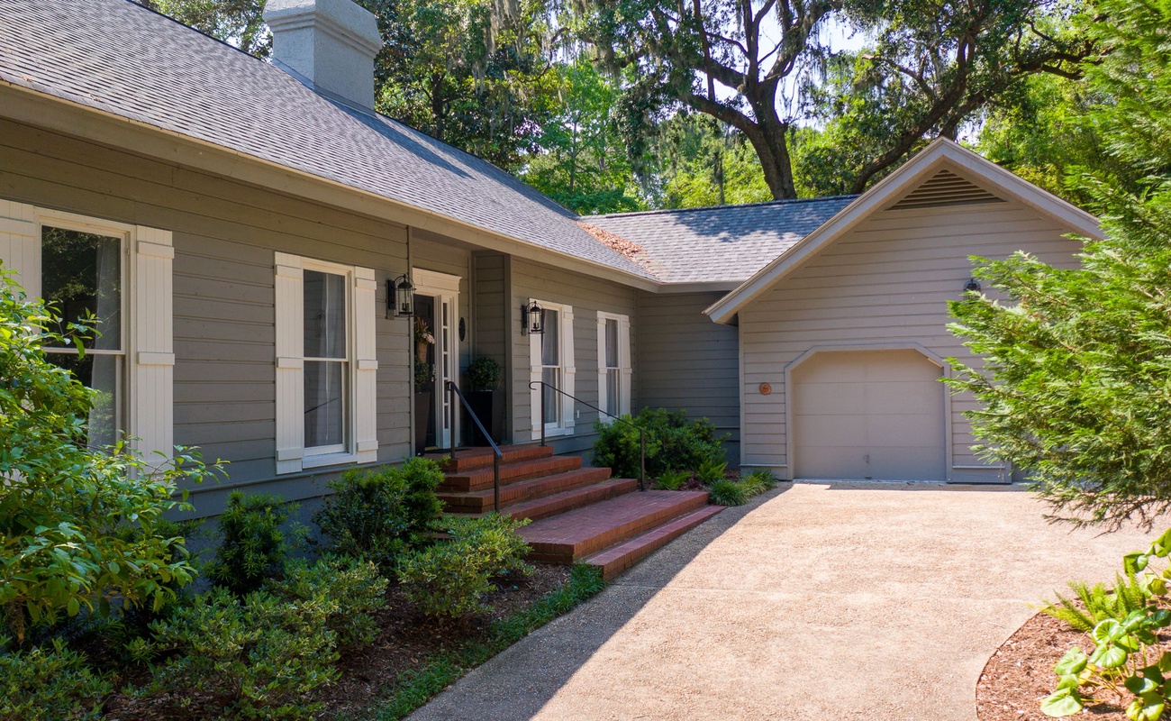 Welcome to 1 Willow Oak West