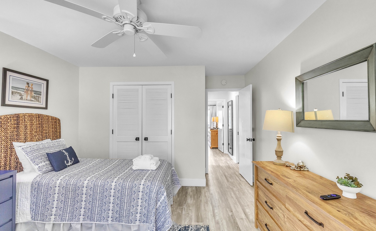 Guest Bedroom with Twin Beds