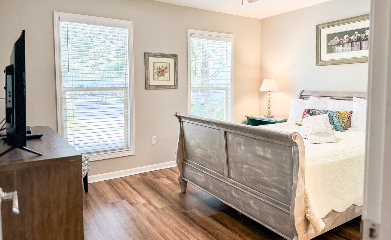 Upstairs Queen Suite