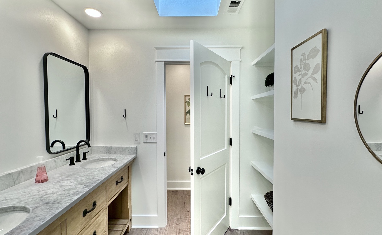 Primary Suite Bathroom