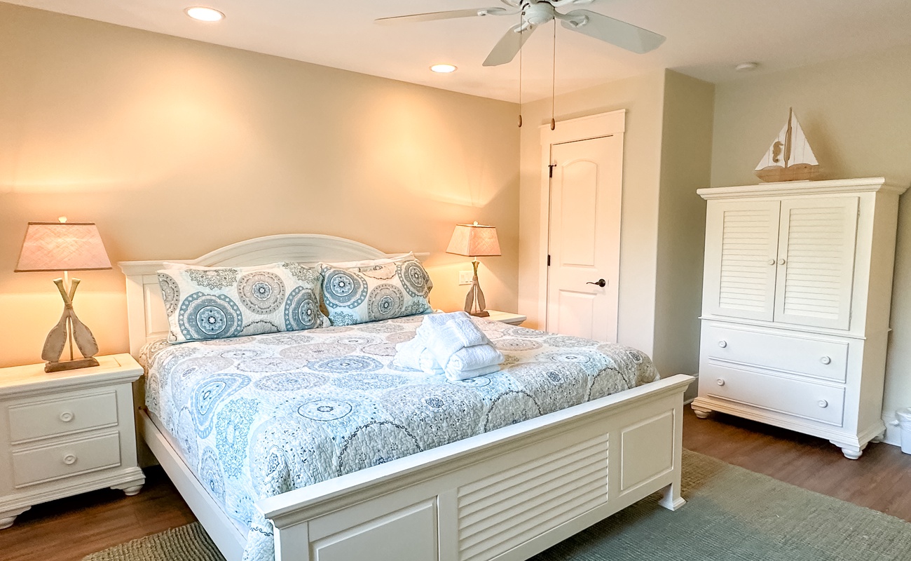 Upstairs King Suite #2