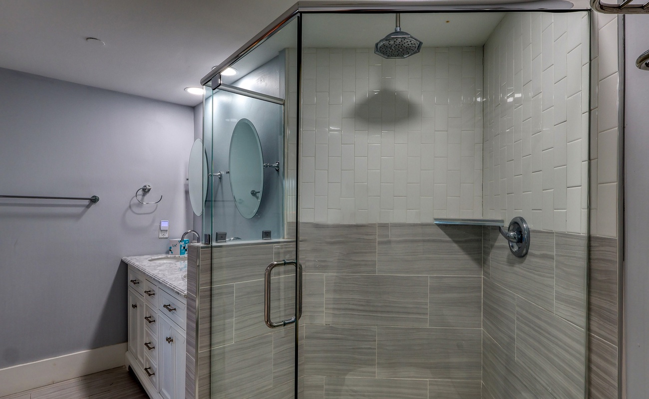 Primary Suite Bathroom