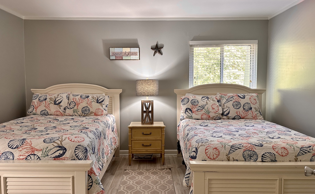 Guest Suite with 2 Full Beds