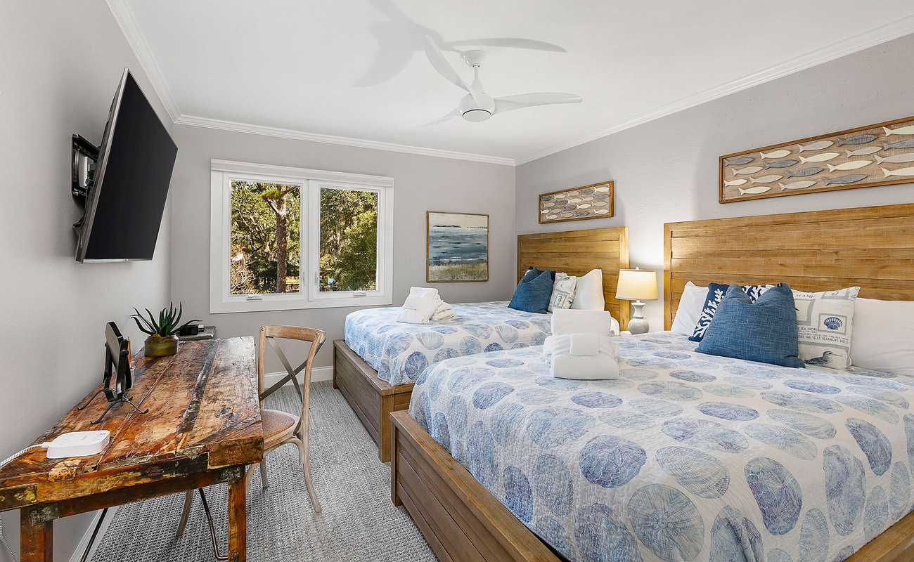 Double Queen Room on Main Living Level