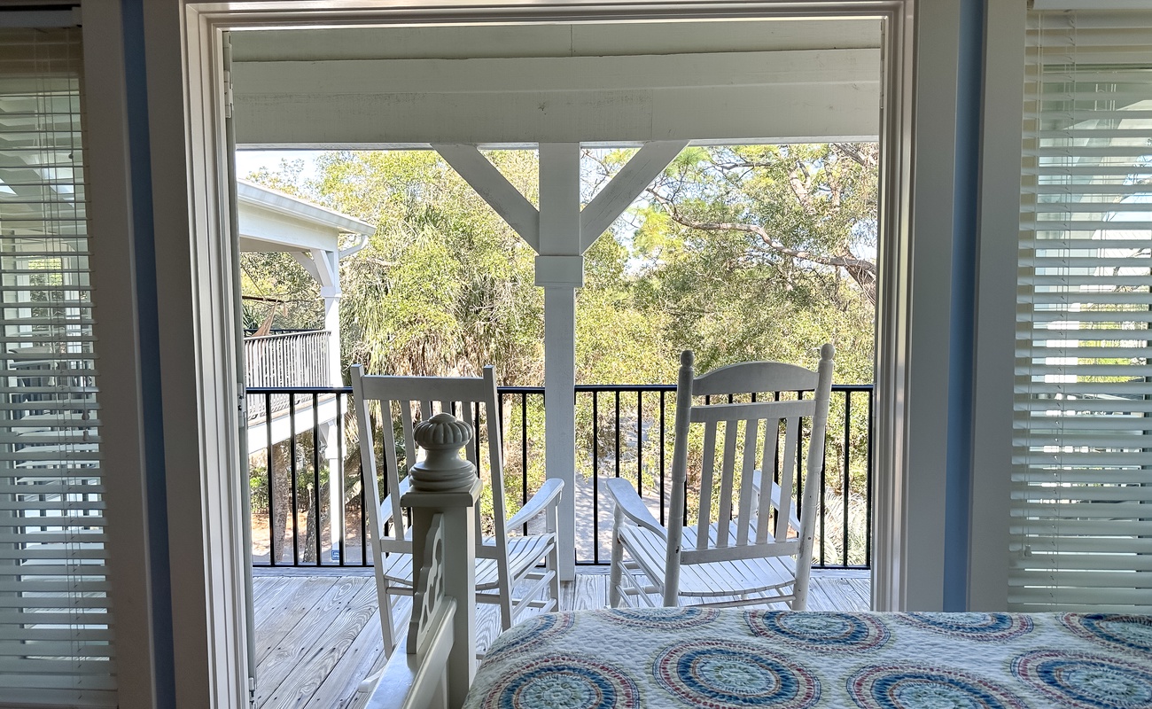 Upstairs Double Queen Suite with Balcony