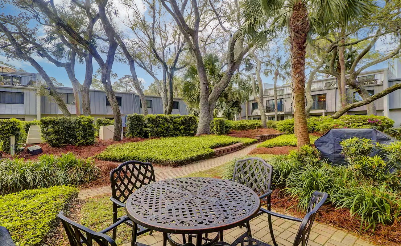 Private Patio Right Next to Pool