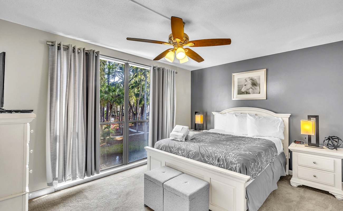 Primary Bedroom with Queen Bed