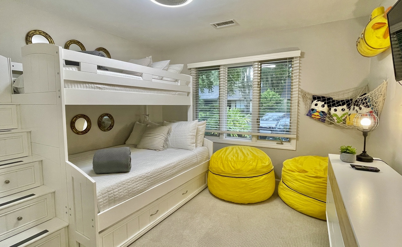 *Yellow Submarine* Twin and Full Bunk Guest Room