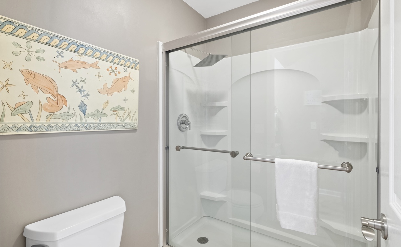 Downstairs Queen Suite Bathroom