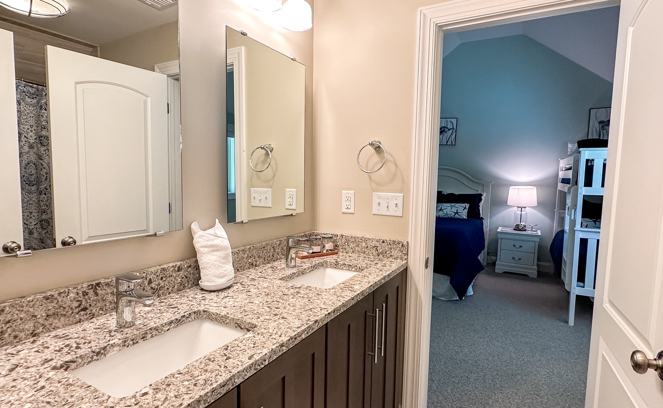 Shared Bathroom for Upstairs Bedrooms