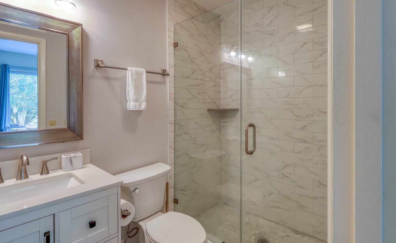 Upstairs Double Twin Suite Bathroom