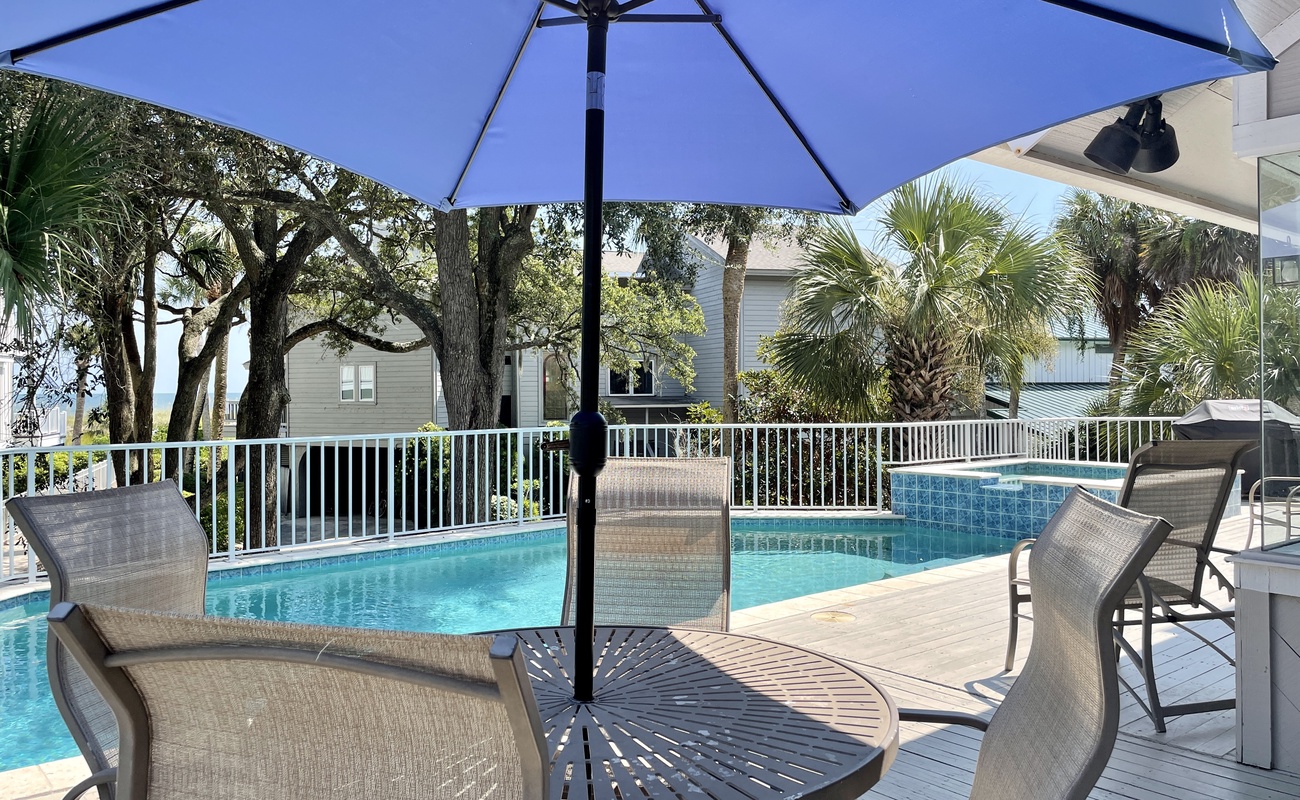 Poolside Dining with Ocean Views!