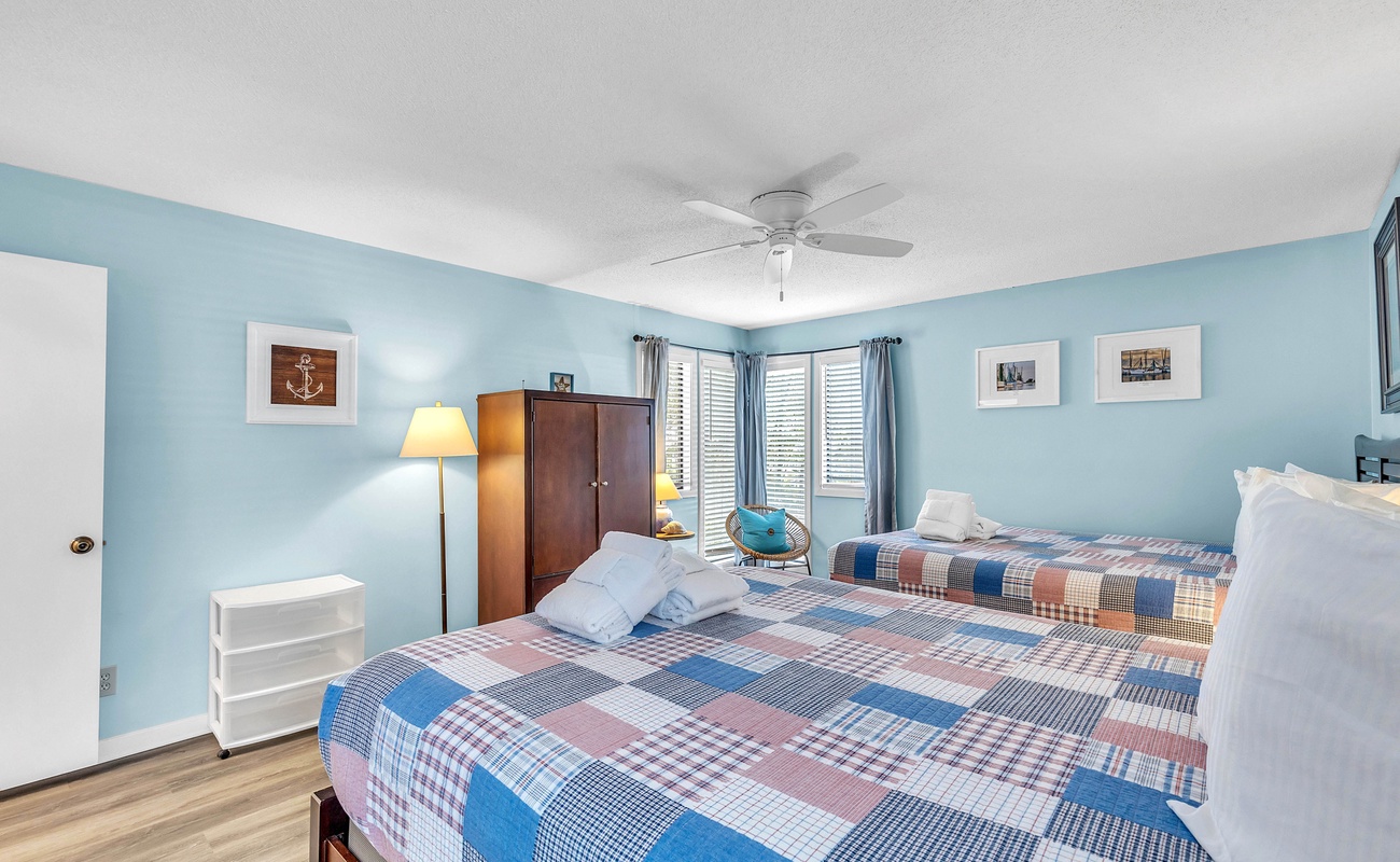 Double Queen Suite with En-Suite Bathroom