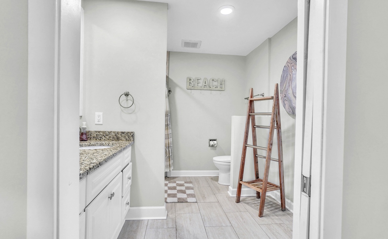 Shared Upstairs Bathroom