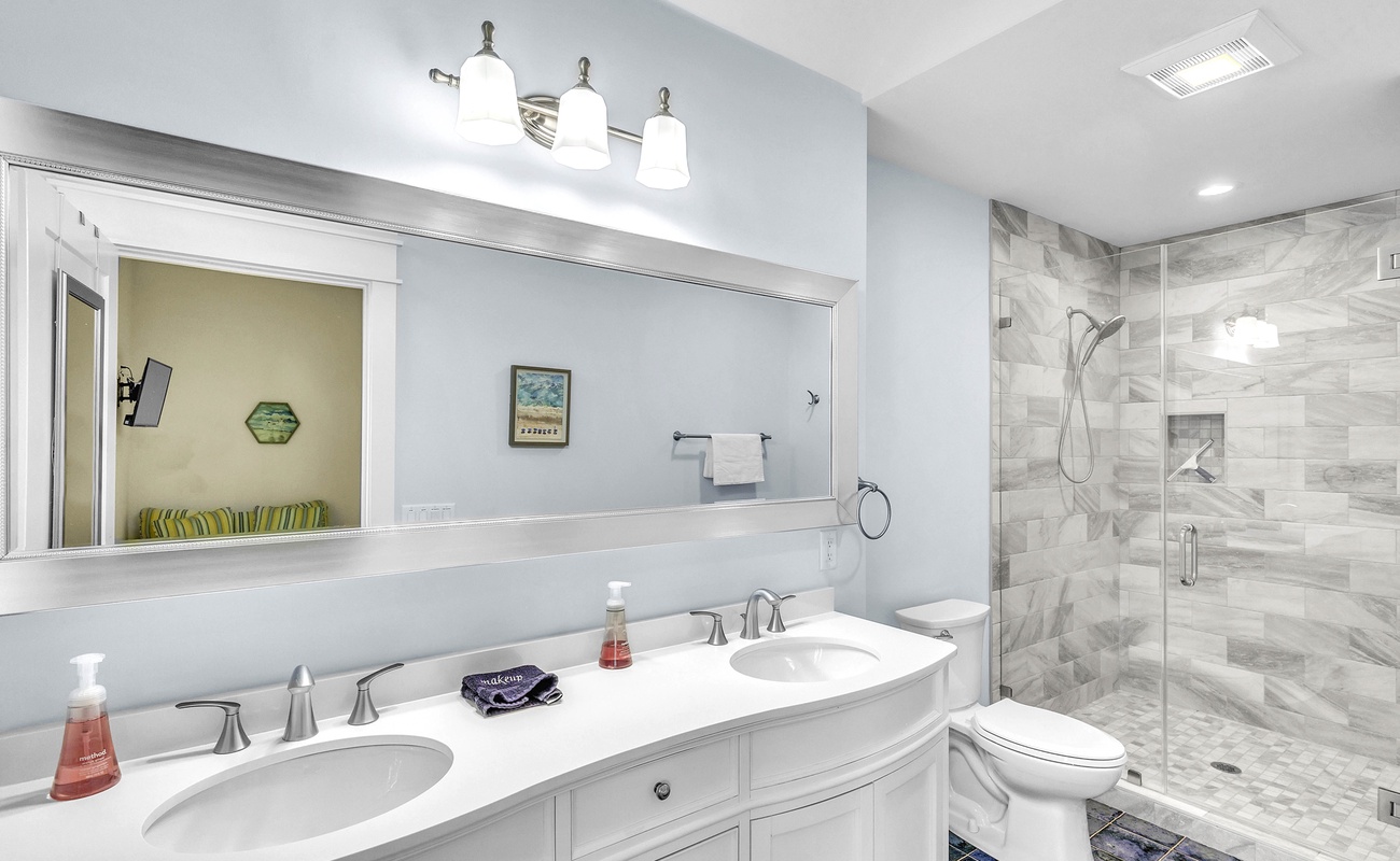 Upstairs Guest Bathroom