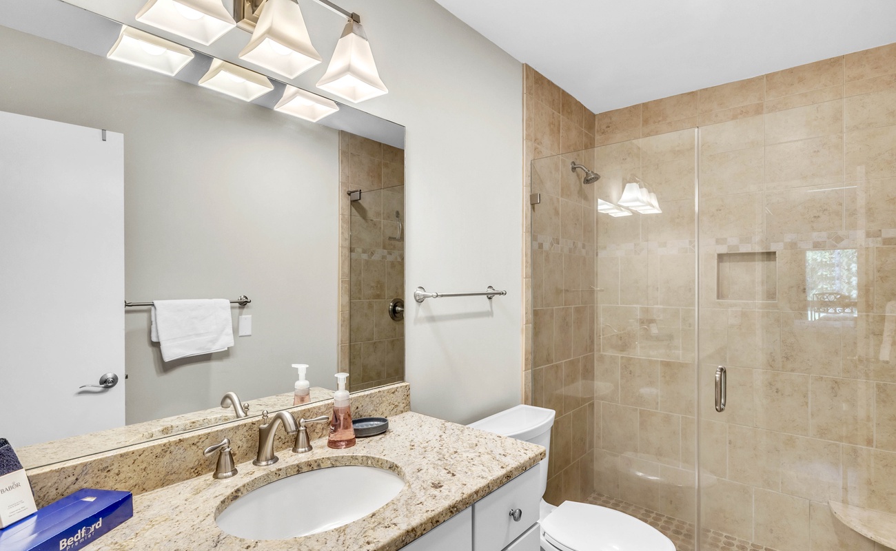 Primary En-Suite Bathroom