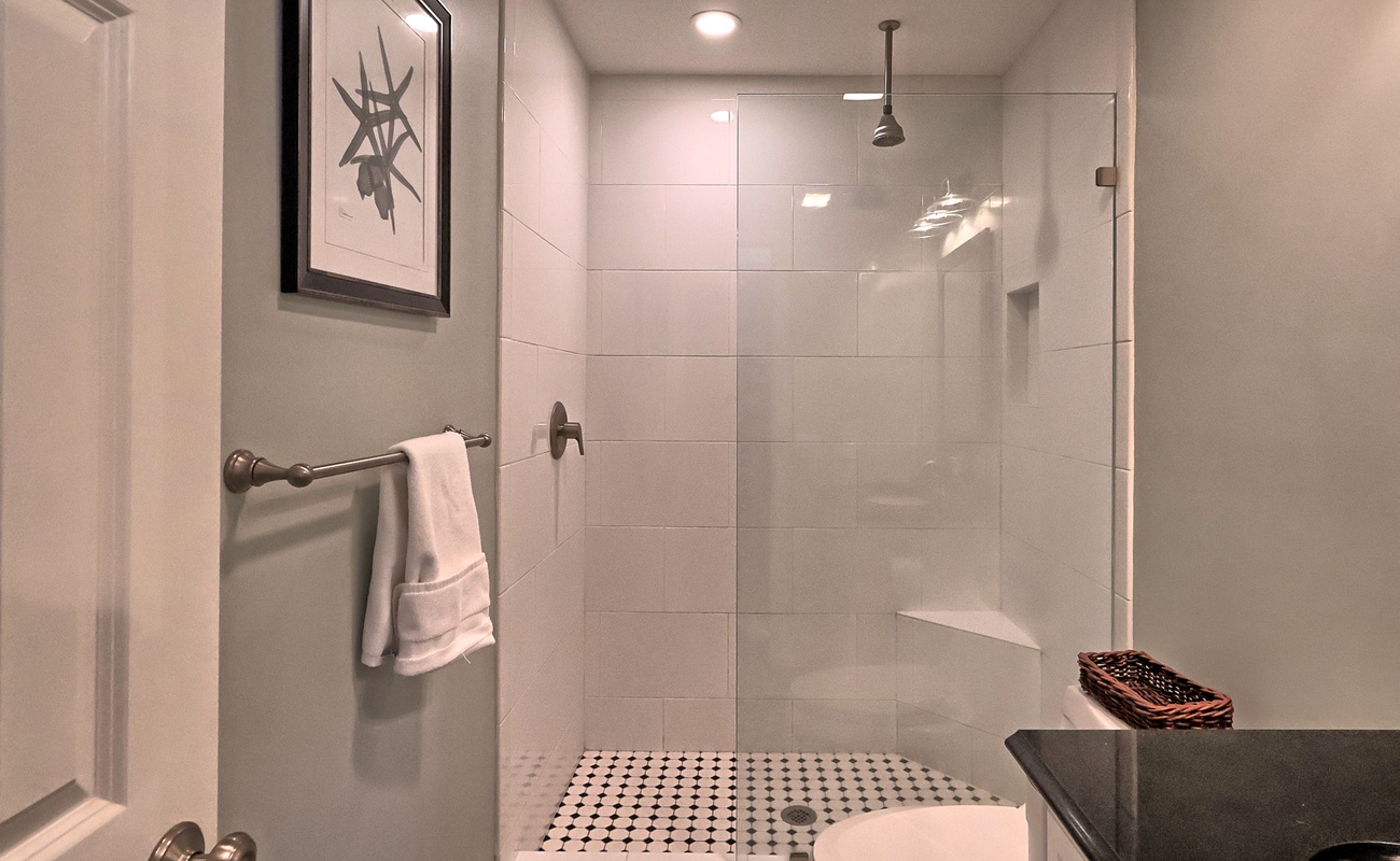 Primary Suite Bathroom