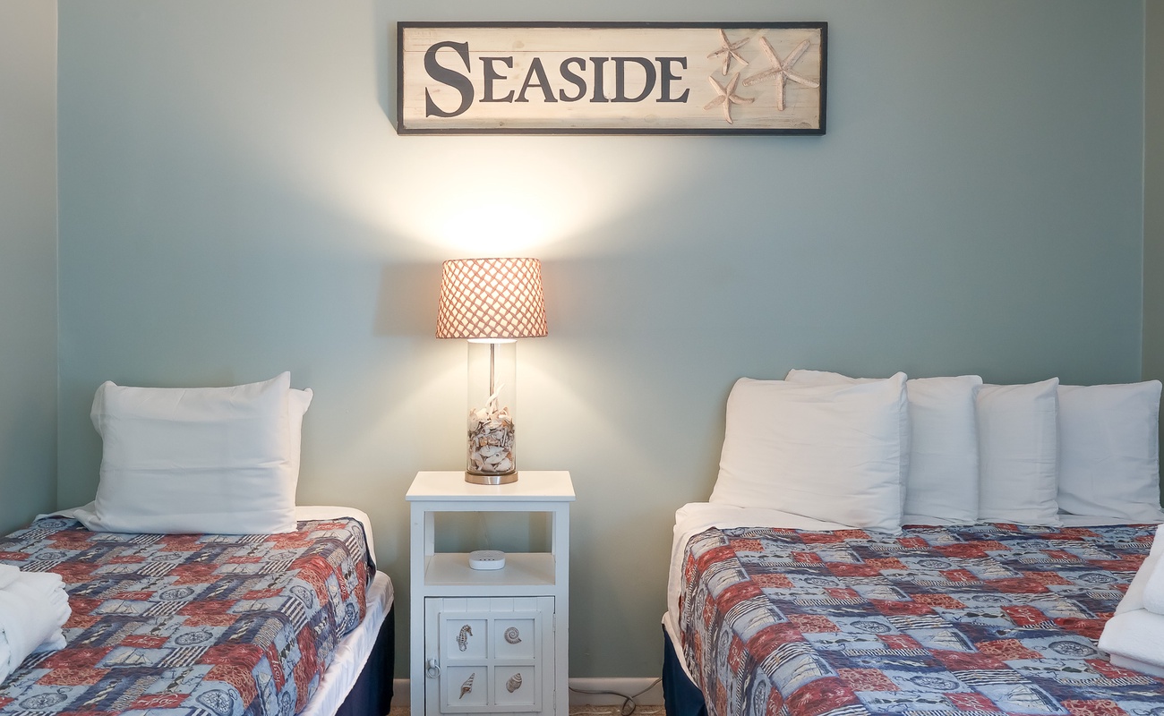 Guest Room with Queen and Twin Bed