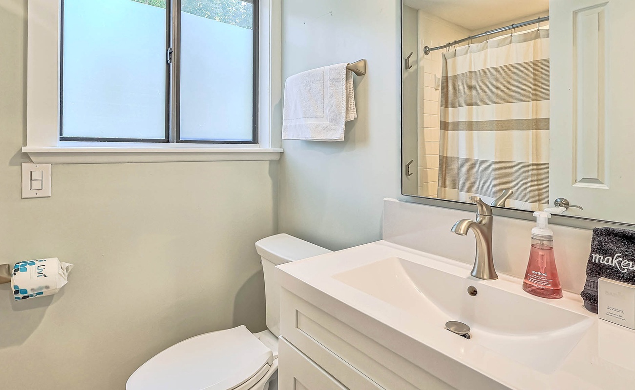 Upstairs Bunk Suite Bathroom