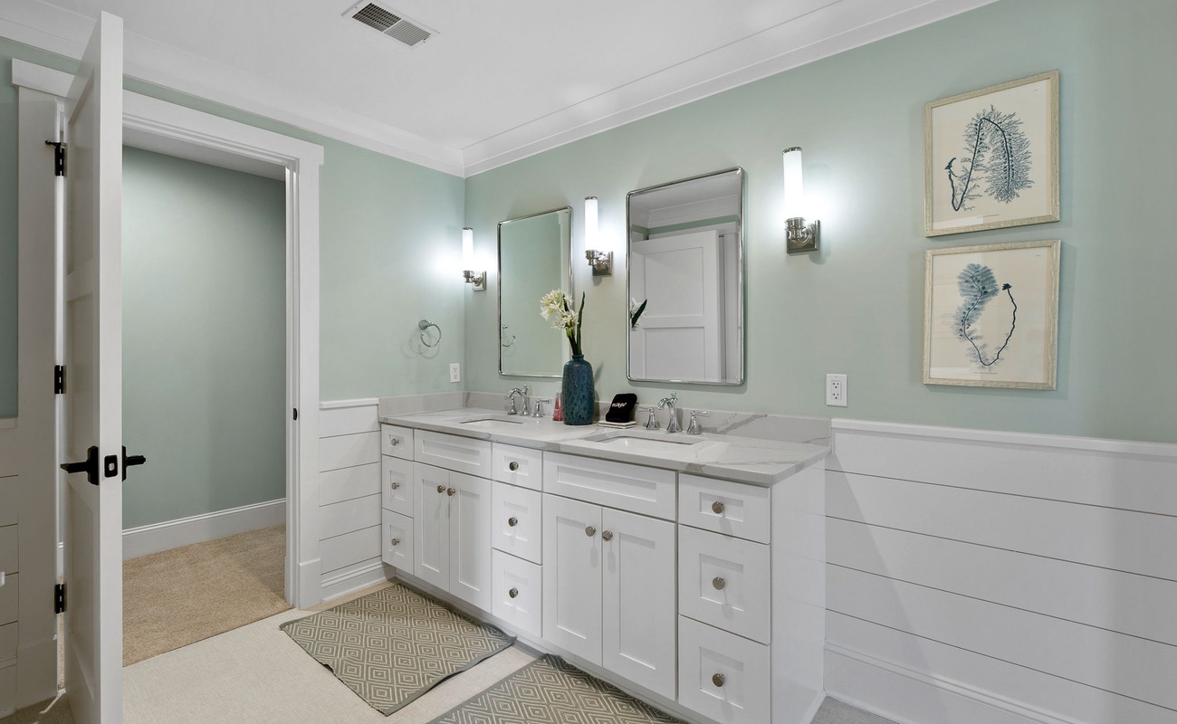 Primary Suite Bathroom