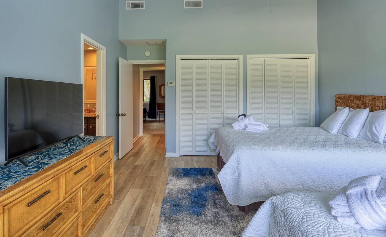 Double Queen Suite with Golf Course Views