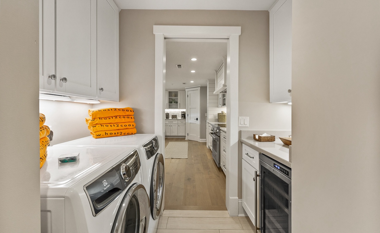 Butler Pantry/Laundry Area