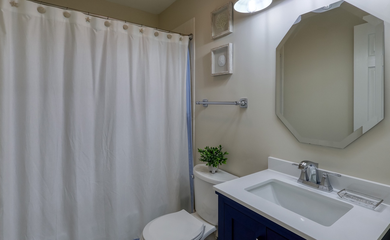 Double Twin Bunk Suite Bathroom