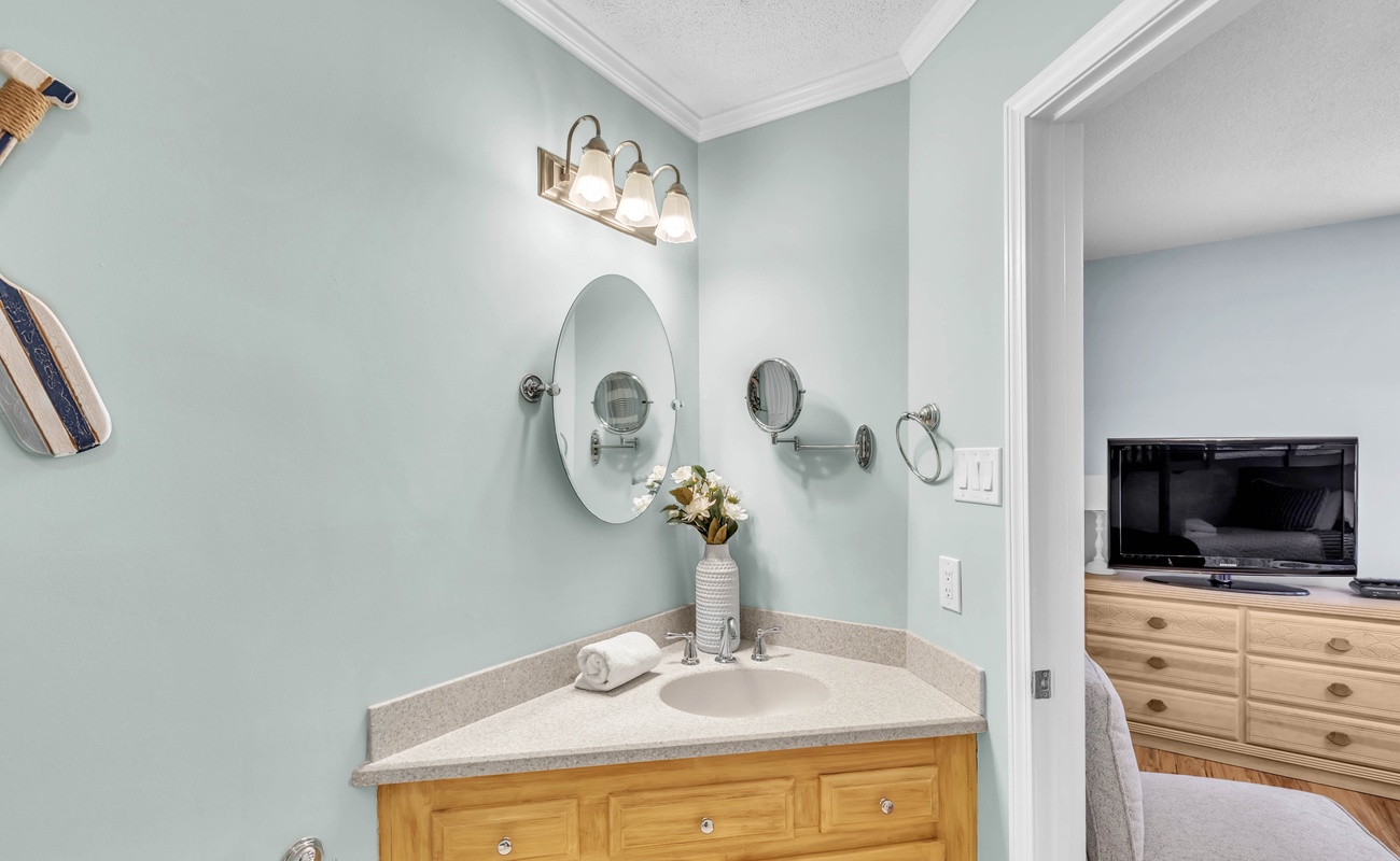 Guest En-Suite Bathroom