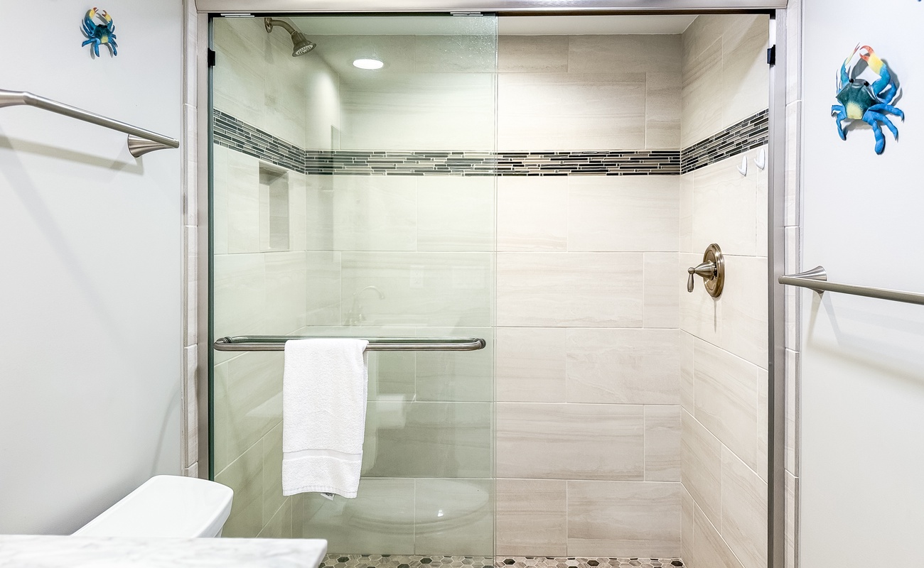 Downstairs King Suite Bathroom