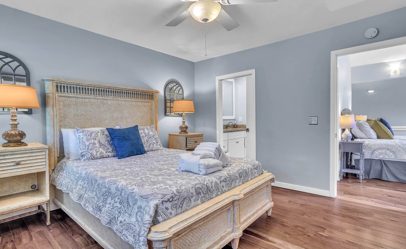 Guest Bedroom with Queen Bed and Shared Bathroom with Loft Room