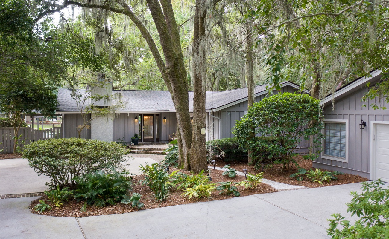 Driveway with Parking for 4 Vehicles