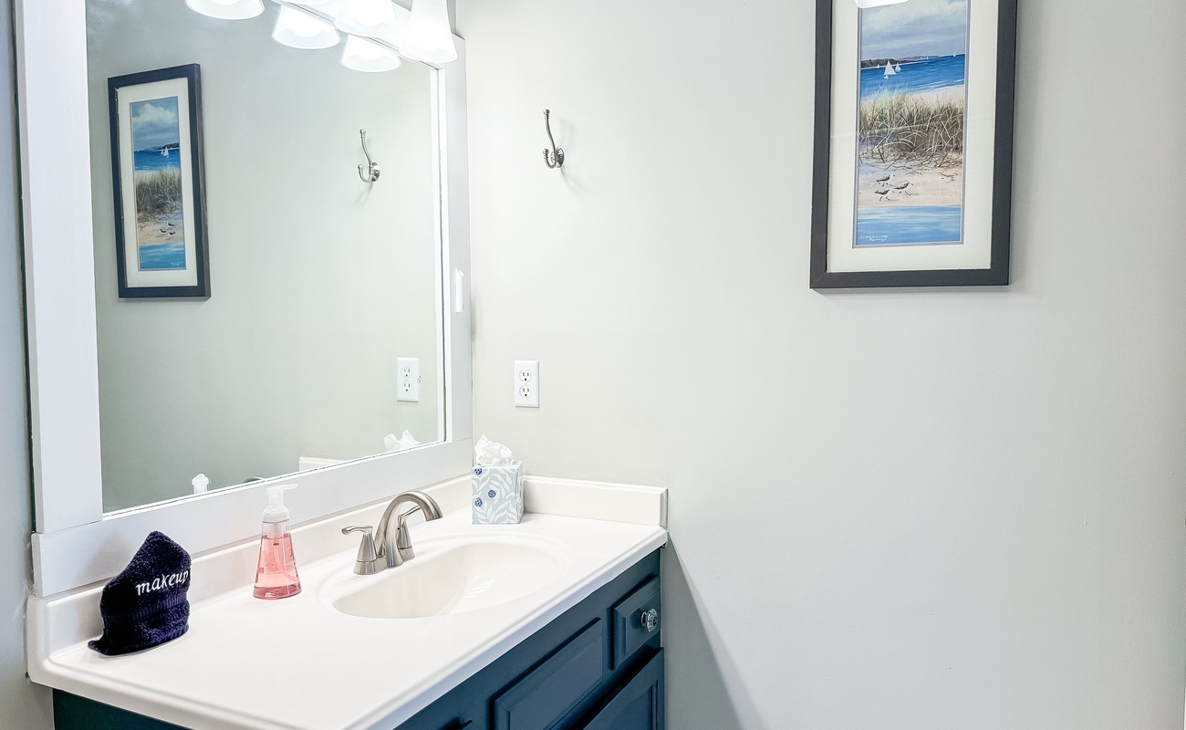 Upstairs Queen Suite Bathroom