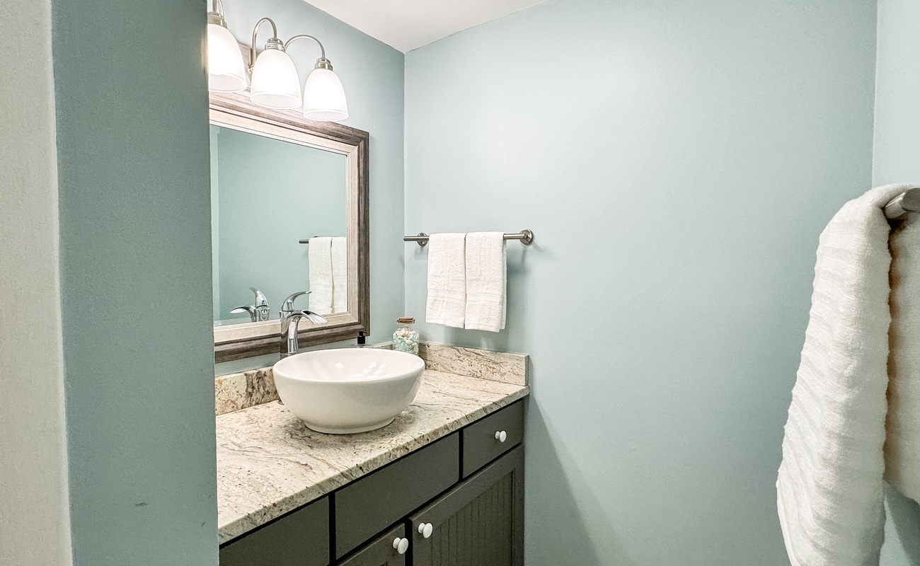 2nd Floor Guest Bathroom