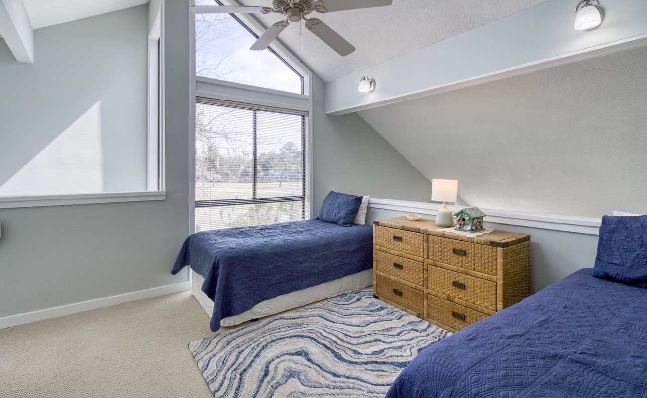Loft Bedroom with Twin Beds