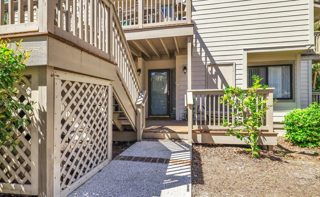 Entrance to 37 Forest Gardens!