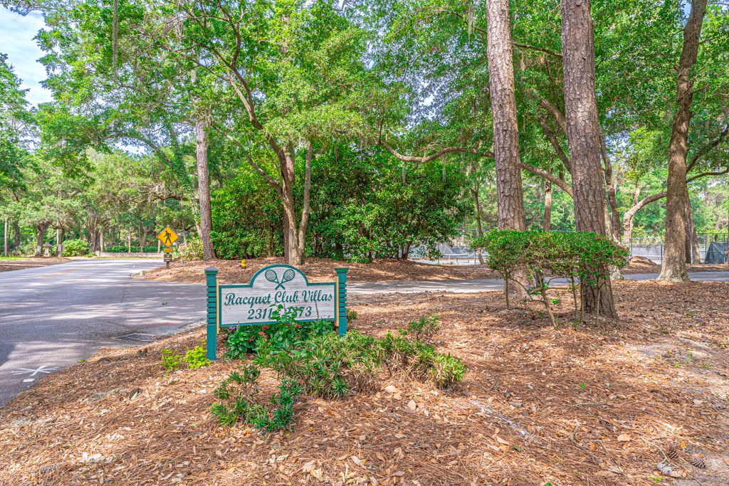 Entrance to Raquet Club Villas