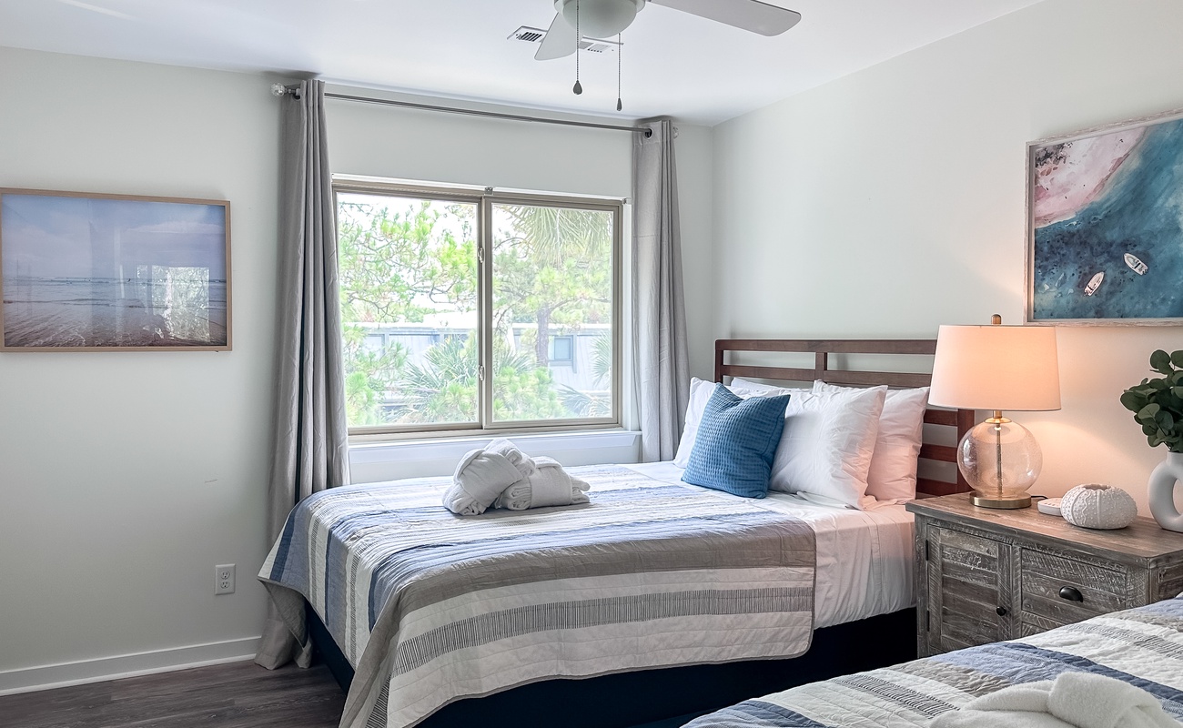 Upstairs Guest Room with Full & Twin Bed