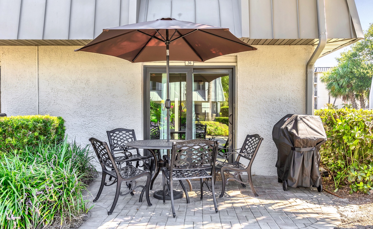 Private Patio with Grill